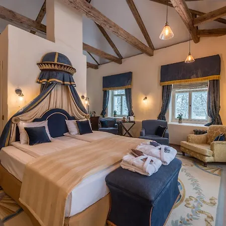 אתר נופש Manor &