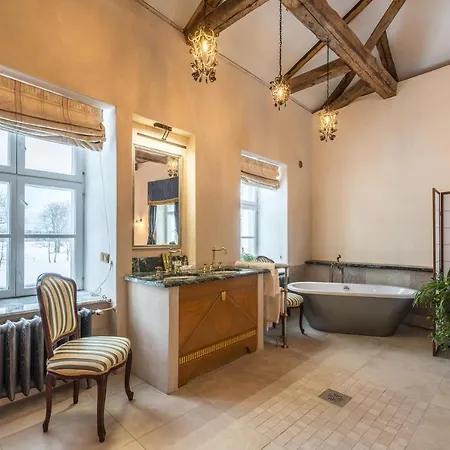 אתר נופש Manor & 5*