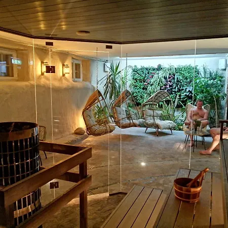 אתר נופש Manor & 5*