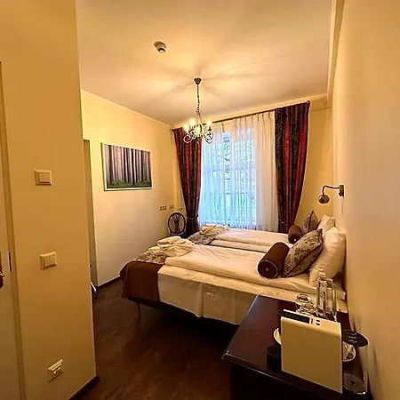 Manor &