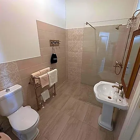 Manor & 5* Kernu