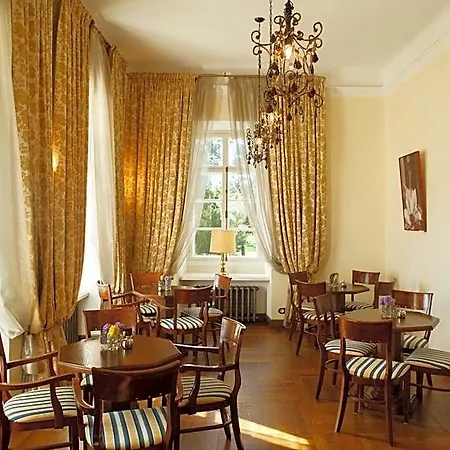 Manor &