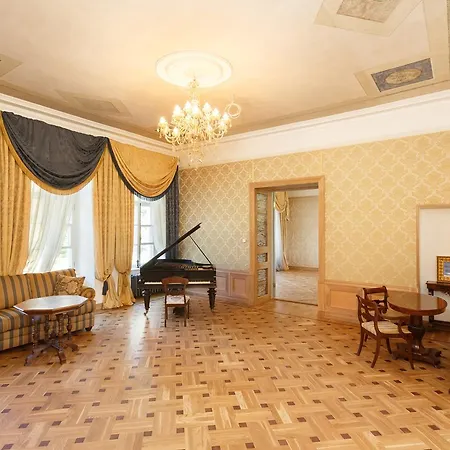 Manor & אתר נופש 5*